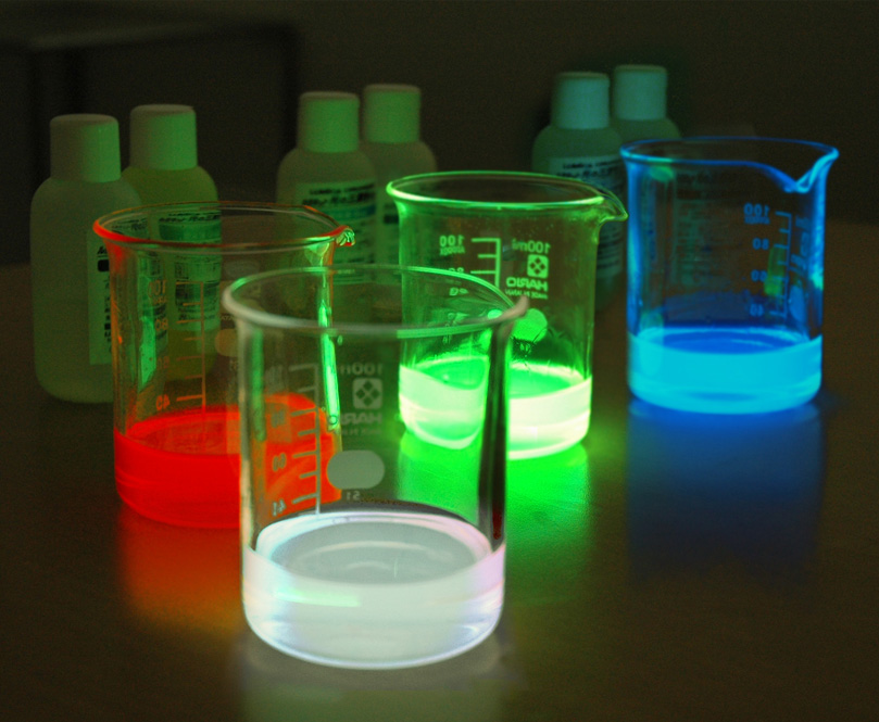 化学発光の学習に『ルミキット』販売開始 ～ホタルはなぜ光る？光の三原色も体験～