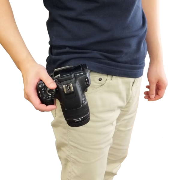 【上海問屋限定販売】 一眼カメラを腰に装着 ぶら下げないからぶつからない 一眼カメラ用バックルホルダー　販売開始